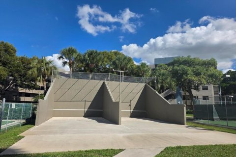 Copropriété à vendre à Pembroke Pines, Floride: 1 chambre, 76.27 m2 № 2154184 - photo 16