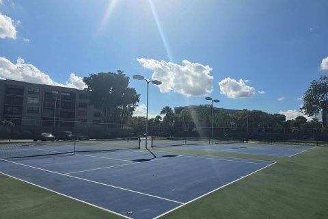 Copropriété à vendre à Pembroke Pines, Floride: 1 chambre, 76.27 m2 № 2154184 - photo 17