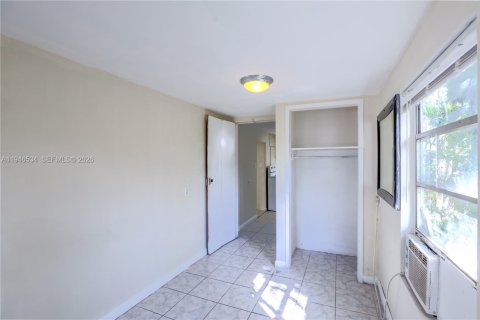 Condominio en alquiler en North Miami Beach, Florida, 3 dormitorios, 68.28 m2 № 2007795 - foto 6