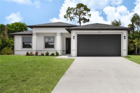 House in Venice, Florida 3 bedrooms, 141.4 sq.m. № 2228282 - photo 2