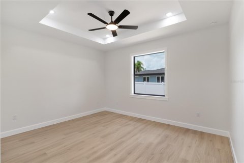 House in Venice, Florida 3 bedrooms, 141.4 sq.m. № 2228282 - photo 13