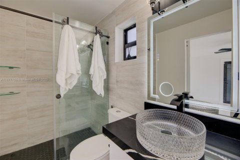 Villa ou maison à vendre à Opa-locka, Floride: 3 chambres, 150.13 m2 № 1896050 - photo 15