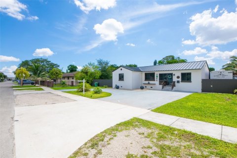 Villa ou maison à vendre à Opa-locka, Floride: 3 chambres, 150.13 m2 № 1896050 - photo 20