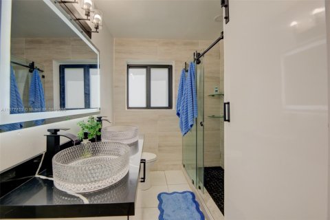 Villa ou maison à vendre à Opa-locka, Floride: 3 chambres, 150.13 m2 № 1896050 - photo 22