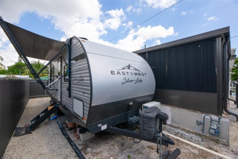 Villa ou maison à vendre à Opa-locka, Floride: 3 chambres, 150.13 m2 № 1896050 - photo 19