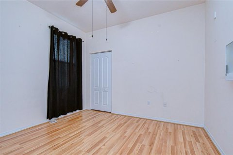 Casa en venta en Zephyrhills, Florida, 4 dormitorios, 179.21 m2 № 2230997 - foto 27