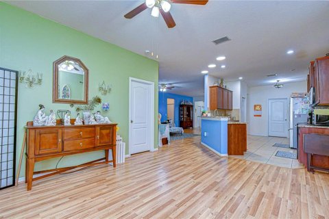 Casa en venta en Zephyrhills, Florida, 4 dormitorios, 179.21 m2 № 2230997 - foto 22