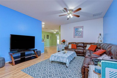 Casa en venta en Zephyrhills, Florida, 4 dormitorios, 179.21 m2 № 2230997 - foto 17