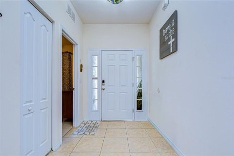 Casa en venta en Zephyrhills, Florida, 4 dormitorios, 179.21 m2 № 2230997 - foto 4