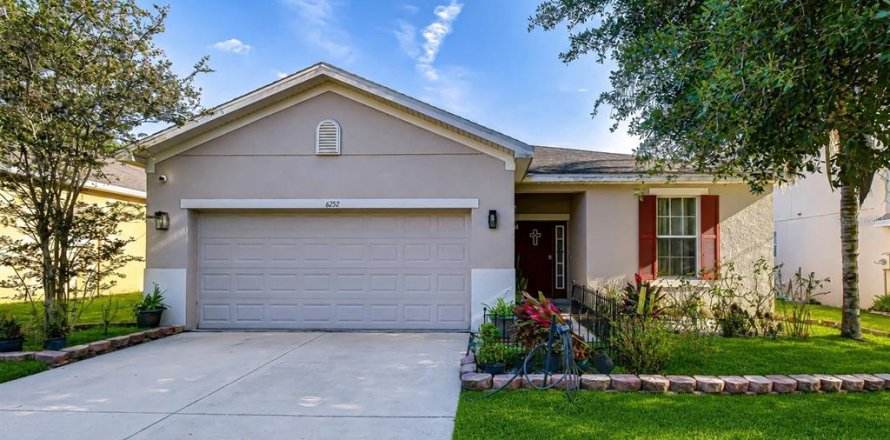 Casa en Zephyrhills, Florida 4 dormitorios, 179.21 m2 № 2230997