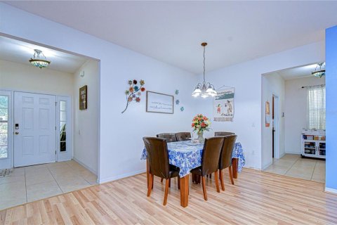 Casa en venta en Zephyrhills, Florida, 4 dormitorios, 179.21 m2 № 2230997 - foto 7