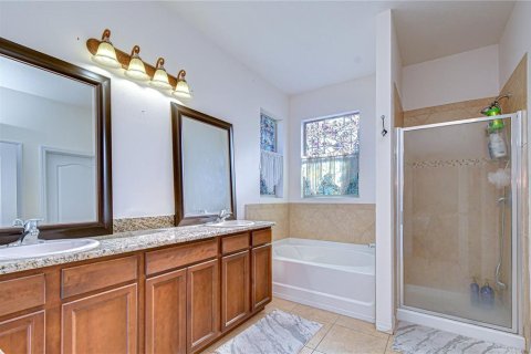 Casa en venta en Zephyrhills, Florida, 4 dormitorios, 179.21 m2 № 2230997 - foto 26
