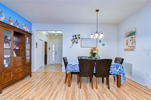 Casa en venta en Zephyrhills, Florida, 4 dormitorios, 179.21 m2 № 2230997 - foto 6