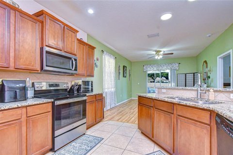 Casa en venta en Zephyrhills, Florida, 4 dormitorios, 179.21 m2 № 2230997 - foto 9