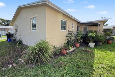 Villa ou maison à vendre à Delray Beach, Floride: 2 chambres, 74.32 m2 № 2049072 - photo 27