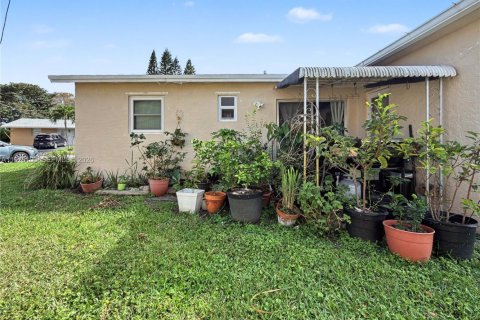 Villa ou maison à vendre à Delray Beach, Floride: 2 chambres, 74.32 m2 № 2049072 - photo 28