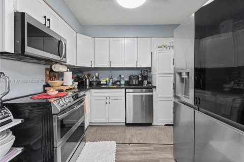 Villa ou maison à vendre à Delray Beach, Floride: 2 chambres, 74.32 m2 № 2049072 - photo 22