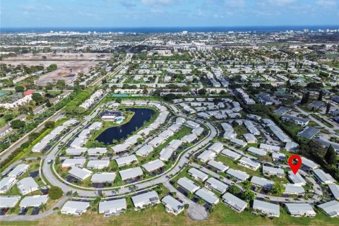 Villa ou maison à vendre à Delray Beach, Floride: 2 chambres, 74.32 m2 № 2049072 - photo 4
