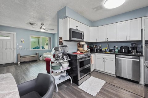 Villa ou maison à vendre à Delray Beach, Floride: 2 chambres, 74.32 m2 № 2049072 - photo 21