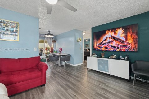 Villa ou maison à vendre à Delray Beach, Floride: 2 chambres, 74.32 m2 № 2049072 - photo 19