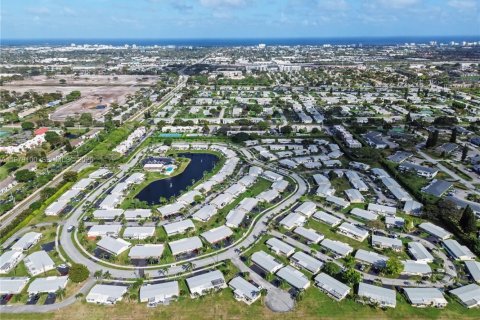 Villa ou maison à vendre à Delray Beach, Floride: 2 chambres, 74.32 m2 № 2049072 - photo 10