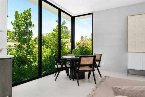 Casa en venta en Miami Beach, Florida, 6 dormitorios, 495.26 m2 № 1715149 - foto 17