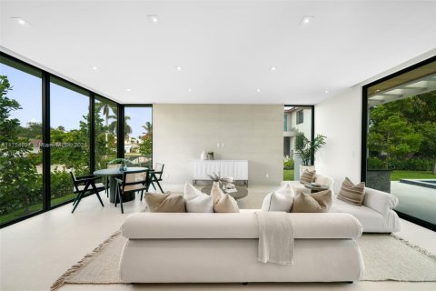 Casa en venta en Miami Beach, Florida, 6 dormitorios, 495.26 m2 № 1715149 - foto 16