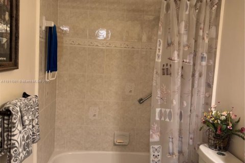Condo in Sunrise, Florida, 2 bedrooms  № 1971235 - photo 27