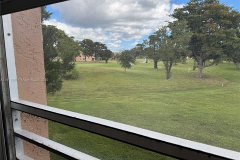 Condo in Sunrise, Florida, 2 bedrooms  № 1971235 - photo 30