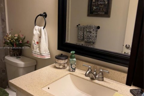 Condo in Sunrise, Florida, 2 bedrooms  № 1971235 - photo 24