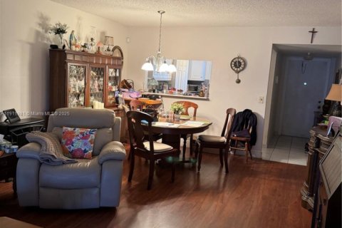 Condo in Sunrise, Florida, 2 bedrooms  № 1971235 - photo 12