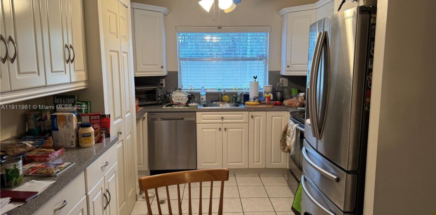 Condo in Sunrise, Florida, 2 bedrooms  № 1971235