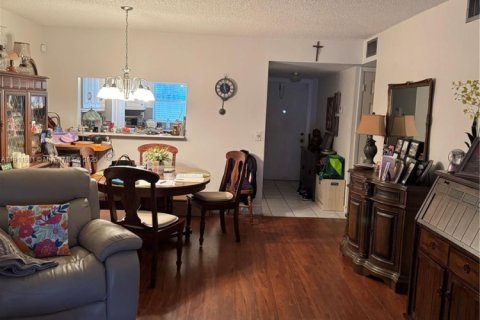 Condo in Sunrise, Florida, 2 bedrooms  № 1971235 - photo 13