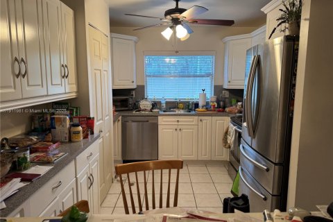 Condo in Sunrise, Florida, 2 bedrooms  № 1971235 - photo 5