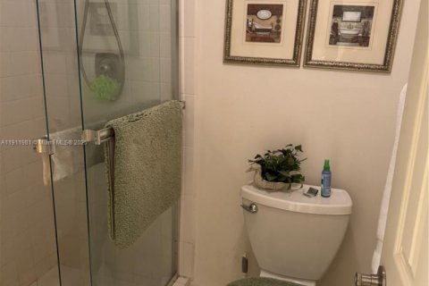 Condo in Sunrise, Florida, 2 bedrooms  № 1971235 - photo 19