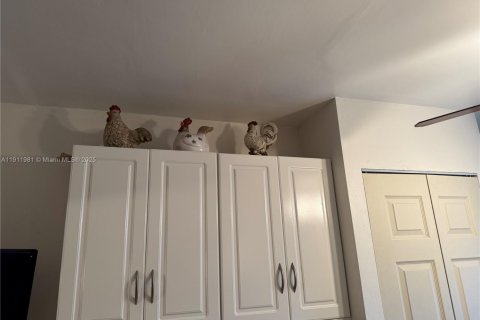 Condo in Sunrise, Florida, 2 bedrooms  № 1971235 - photo 7