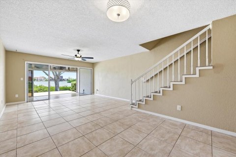 Villa ou maison à vendre à Seminole, Floride: 2 chambres, 123.56 m2 № 2110374 - photo 12