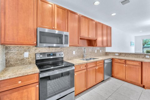 Townhouse in Cooper City, Florida 4 bedrooms, 201.78 sq.m. № 1755983 - photo 7