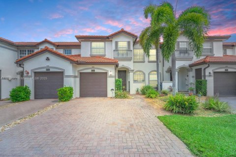 Townhouse in Cooper City, Florida 4 bedrooms, 201.78 sq.m. № 1755983 - photo 2
