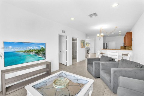 Townhouse in Cooper City, Florida 4 bedrooms, 201.78 sq.m. № 1755983 - photo 13