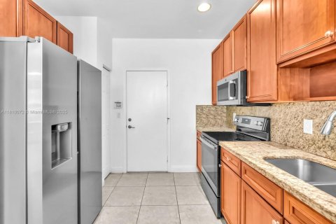 Townhouse in Cooper City, Florida 4 bedrooms, 201.78 sq.m. № 1755983 - photo 8