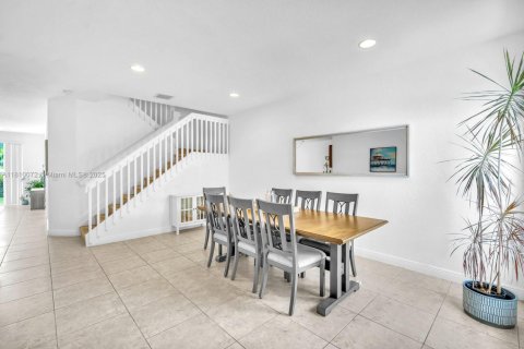 Townhouse in Cooper City, Florida 4 bedrooms, 201.78 sq.m. № 1755983 - photo 5