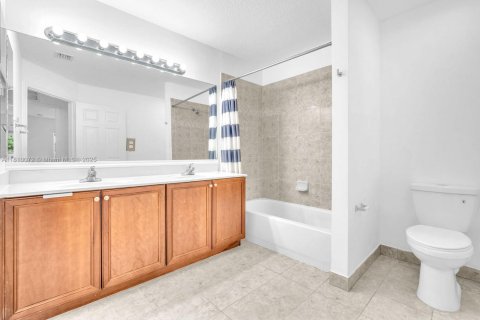 Townhouse in Cooper City, Florida 4 bedrooms, 201.78 sq.m. № 1755983 - photo 26
