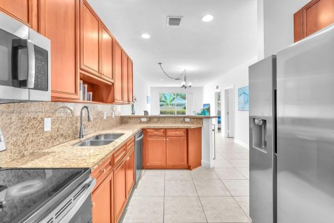 Townhouse in Cooper City, Florida 4 bedrooms, 201.78 sq.m. № 1755983 - photo 12