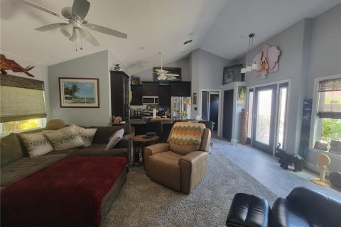 Casa en venta en Cocoa Beach, Florida, 3 dormitorios, 128.67 m2 № 1873465 - foto 9