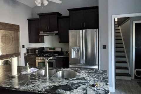 Casa en venta en Cocoa Beach, Florida, 3 dormitorios, 128.67 m2 № 1873465 - foto 4