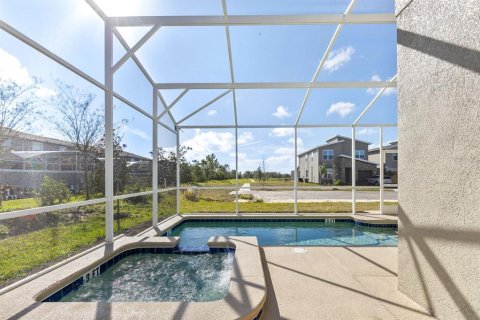 House in Davenport, Florida 5 bedrooms, 286.23 sq.m. № 1719349 - photo 29