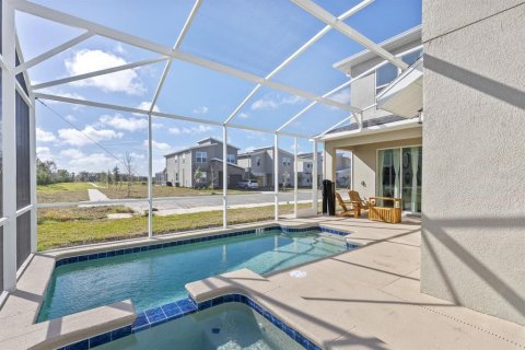 House in Davenport, Florida 5 bedrooms, 286.23 sq.m. № 1719349 - photo 28