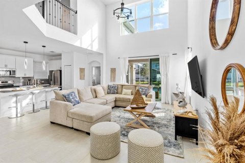 House in Davenport, Florida 5 bedrooms, 286.23 sq.m. № 1719349 - photo 4