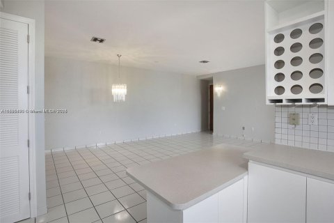 Copropriété à louer à Coral Gables, Floride: 2 chambres, 108.7 m2 № 1947668 - photo 8